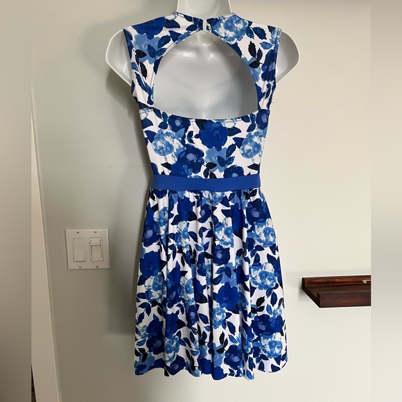 Weissman dance costume - Picture 2 of 3